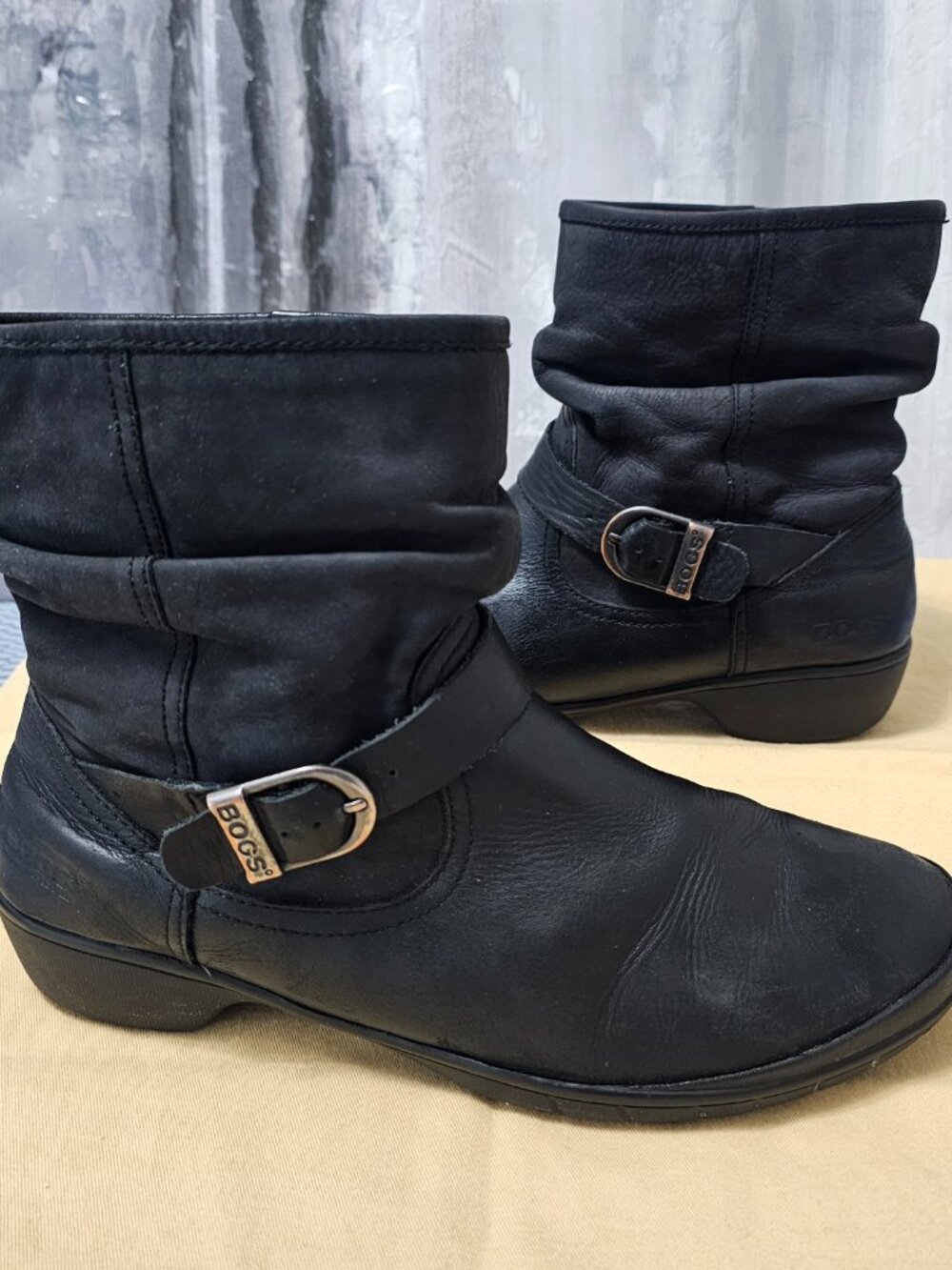 Bogs Cassie Low Black Leather Ankle Slip-on Boots Women's- Size 10 - Picture 3 of 7